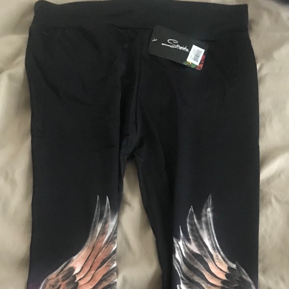 Beautifully Designed Leggings - Picture 1 of 2